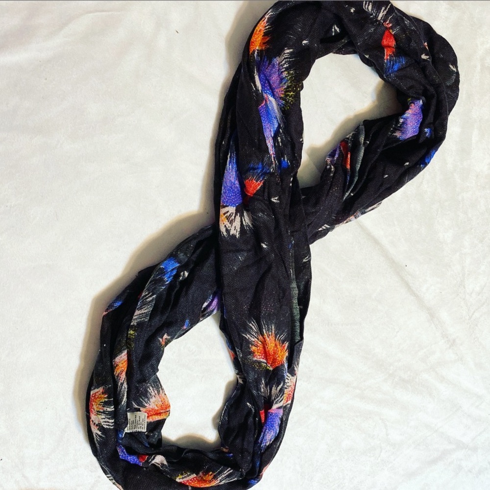 Abstract Multicolored Infinity Scarf - Picture 3 of 3